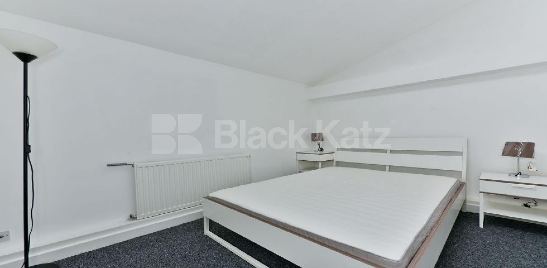 			UNDER OFFER , 4 Bedroom, 1 bath, 1 reception Mews House			 Heritage Place, Earlsfield